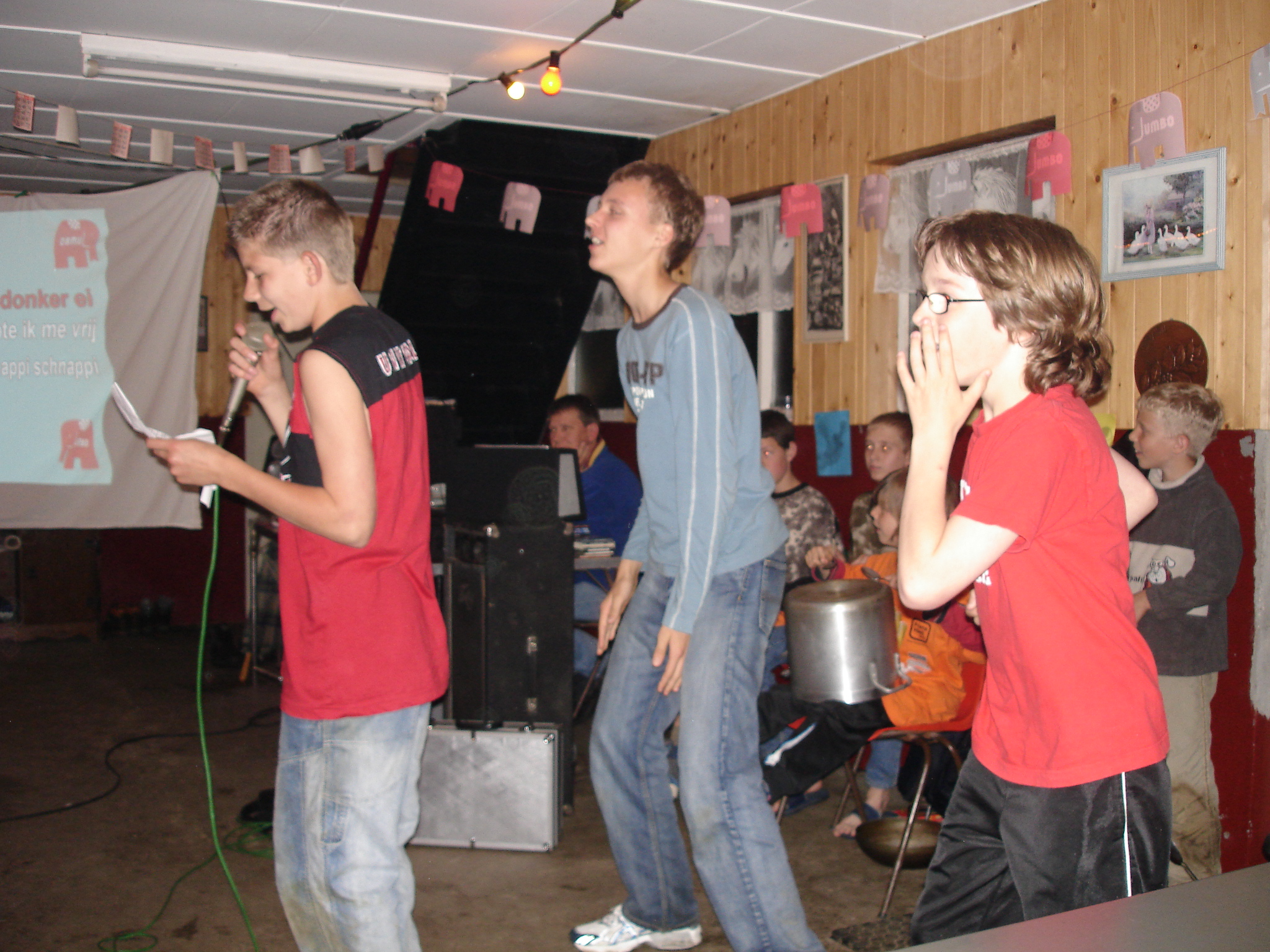 2006HWK 117.jpg